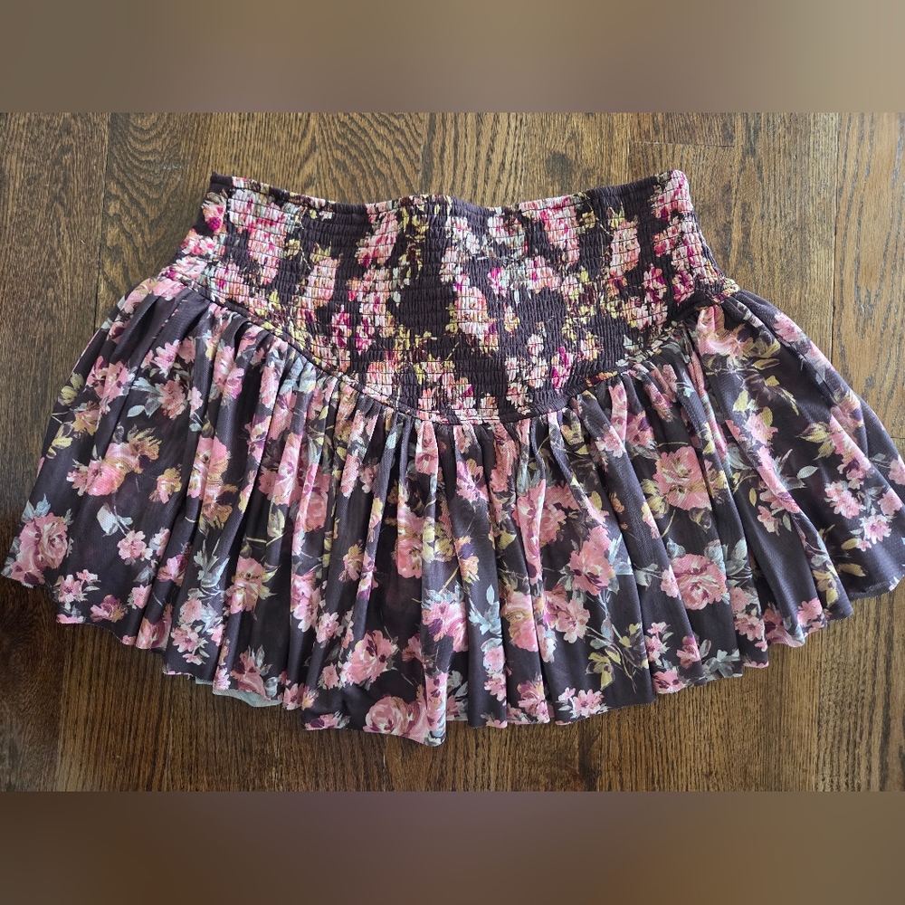 Francesca's Collections Floral Pleated Layered Mini Skort - Picture 7 of 9